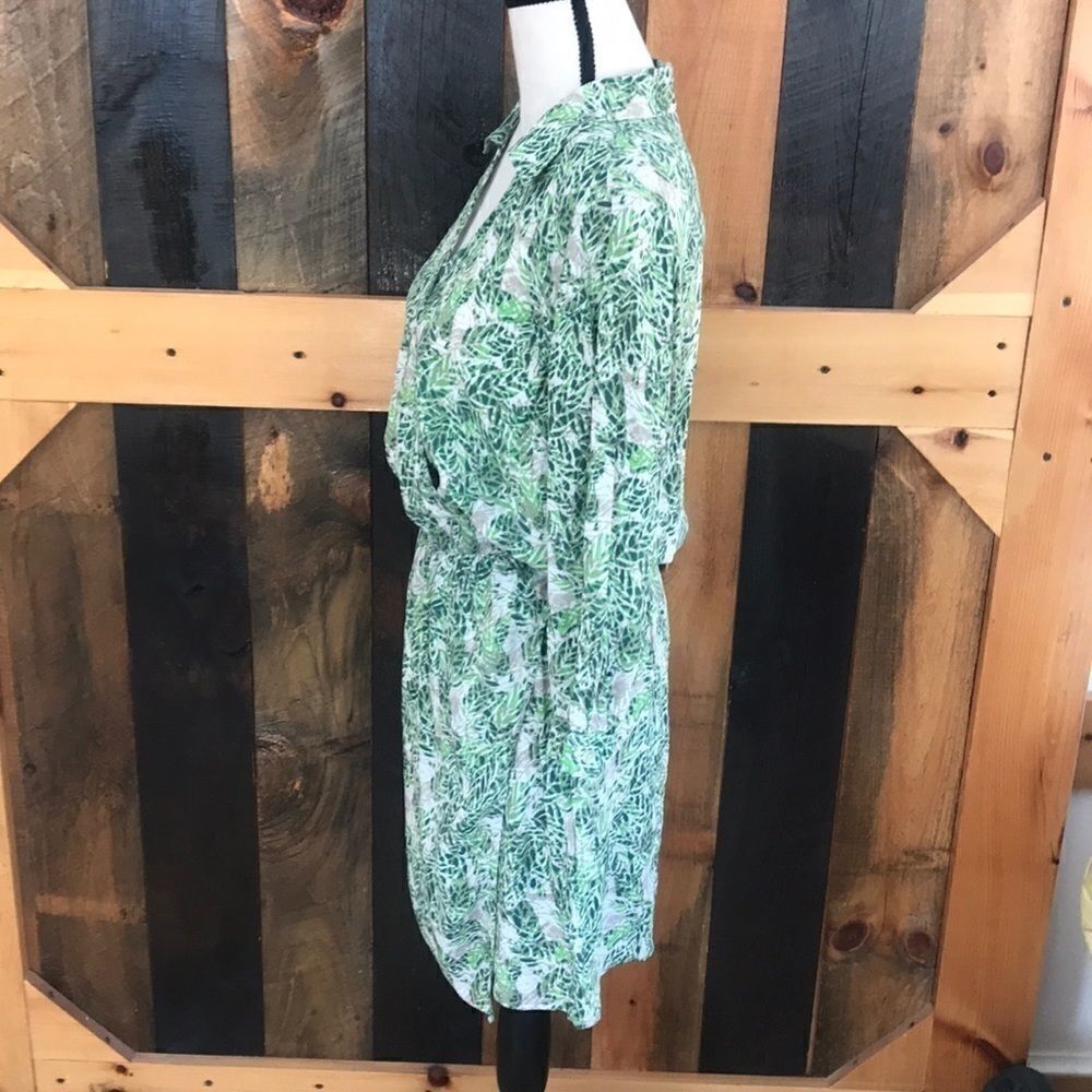 𝅺CAbi leaf print blouson style wrap dress, size XS - Picture 6 of 8